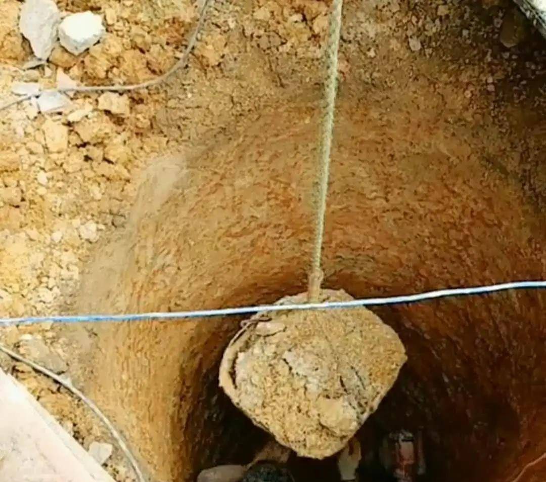 原创挖井挖出河南博物院千年大墓出土怪人为何无人能识