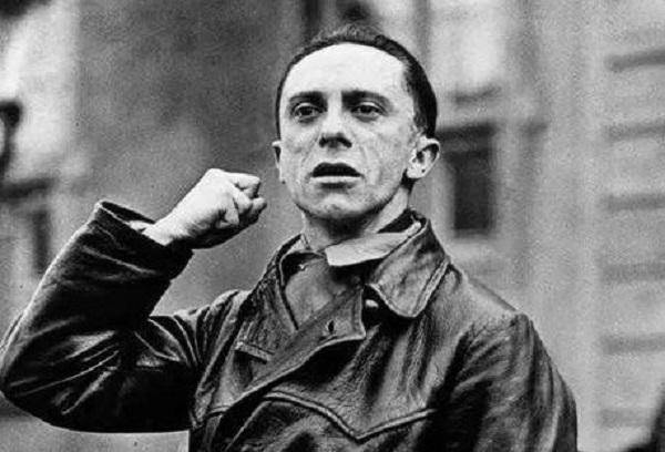 作为当时纳粹德国的宣传部长,戈培尔按当时德国阶层来说其出身无疑是