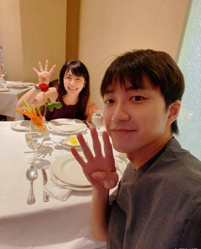 原创福原爱江宏杰深夜约会吃西餐又逛街似热恋夫妻偎依恩爱又甜蜜