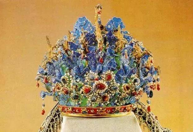 世界五大凤冠:中国2顶很华丽,外国3顶比不了,慈禧那顶太霸气_王冠
