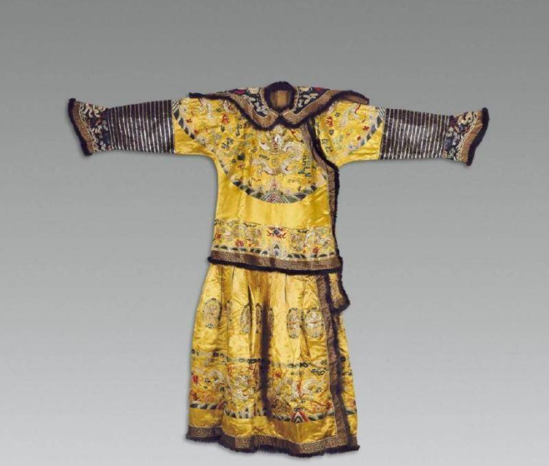 原创古代皇帝的龙袍几十年不水洗一次别说嫔妃他自己能受得了吗