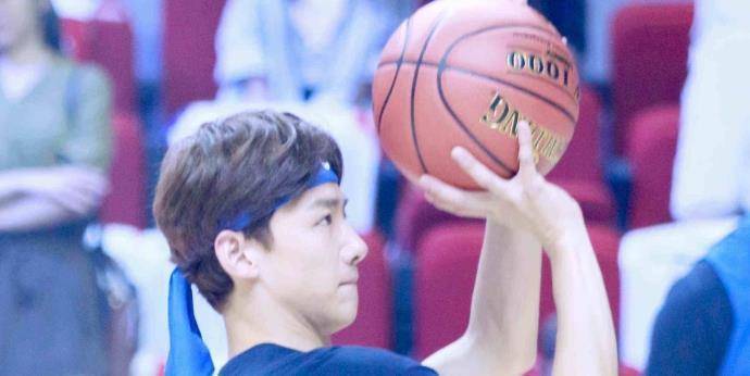 原创白敬亭打篮球厉害吗白敬亭打篮球是什么节目