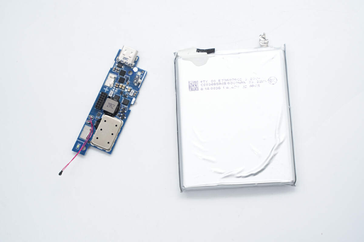 支持iphone1515w无线充小米磁吸充电宝2拆解