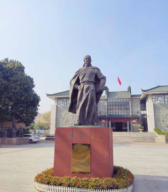 起义运动,起于1851年的广西"金田义",不断发展壮大,于1853年定都南京