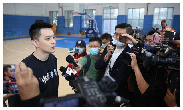 原创杨鸣费用巨豪辽篮签约cba王牌广厦招揽赵继伟共谋总冠军