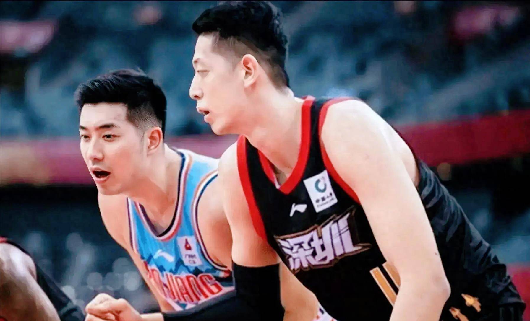 沈梓捷和李慕豪,而且身高相比新疆队的李炎哲和吴冠希是占有绝对优势