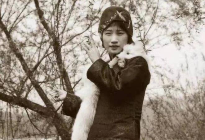 原创陆小曼结局晚年骨瘦如柴病痛缠身死后骨灰无人认领