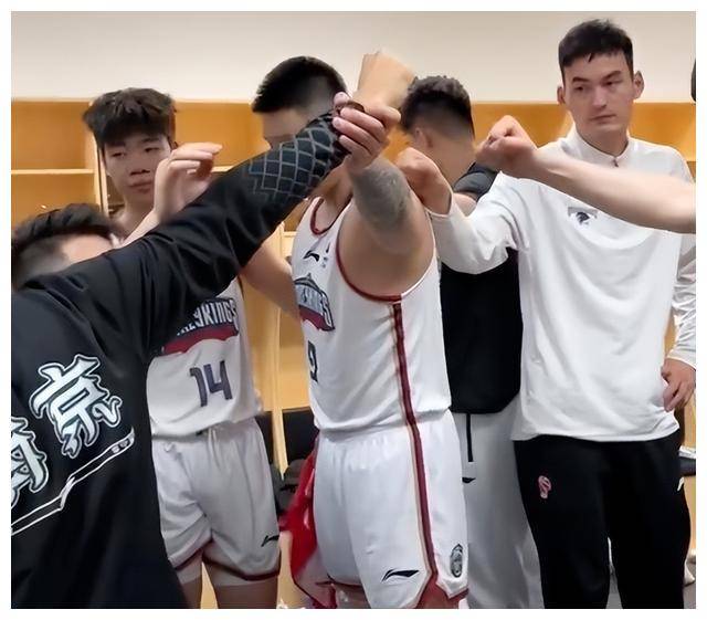 原创广东旧将登基南京领袖更衣室一番话传动队魂创新数据飙升