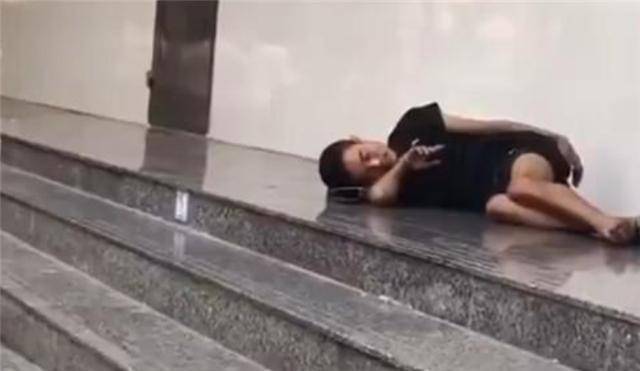 陈金陵曾是华强北亿万富翁破产后妻离子散今成街头小丑