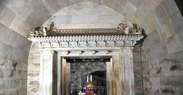 原创1983年12月慈禧内棺清理小组成立专家在棺材里发现了什么