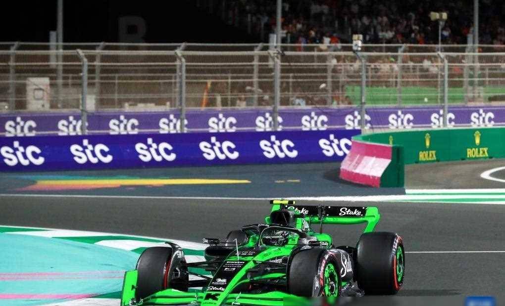 f1沙特大奖赛排位赛维斯塔潘获得杆位