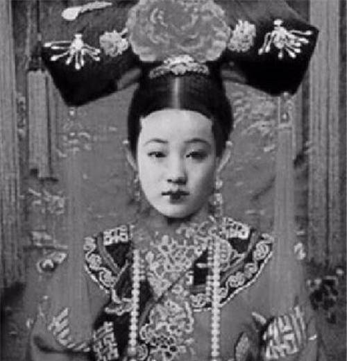 原创大清瑾妃娘娘用楷书记的账单字体让现代人膜拜远胜很多书法家