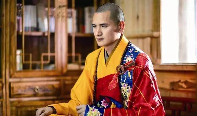 而走红网络的和尚,被富婆送豪车追求,他过得如何_金汉杰_人们_因为