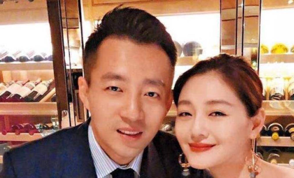 京城名少汪小菲(左)也是满族正黄旗还有香港武打女星惠英红,其实,她是