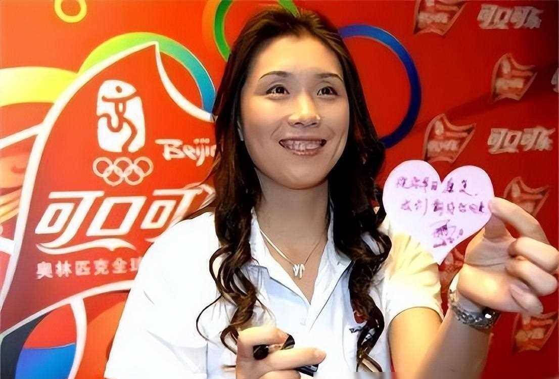 队长近况:面容松弛尽显老态,与公务员老公定居香港_生活_孙玥_排球