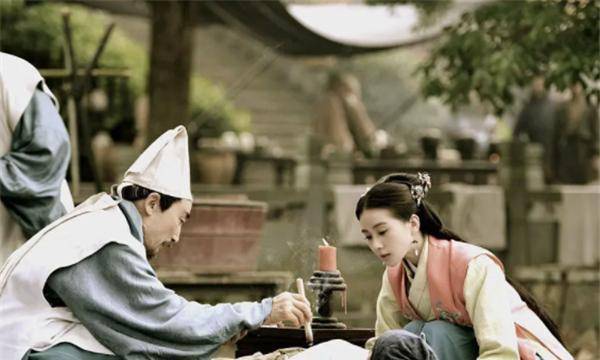 在生活中我们经常会有一些跌倒损失,流血倒还是其次,最怕的就是伤口