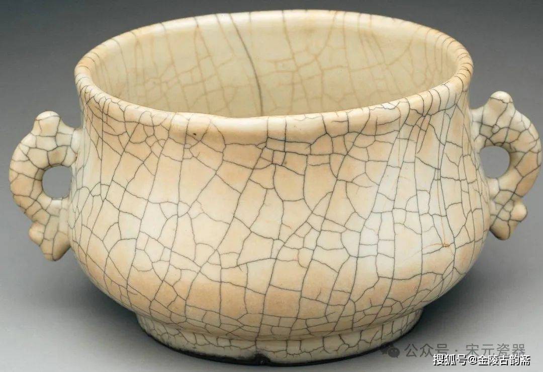 宋代哥窑官窑簋式炉鉴赏