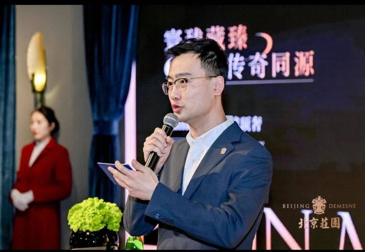 国际知名画家晨嫣曌对话法国百年顶级家具taillardat总裁