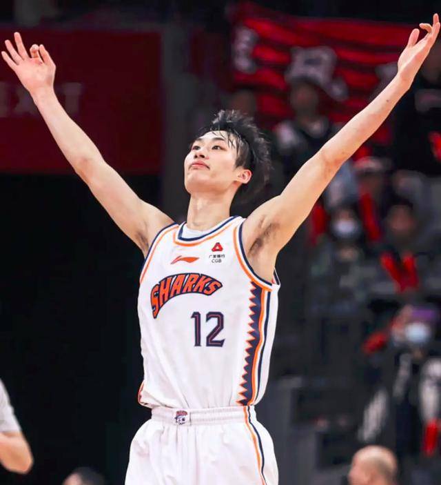 年轻后卫戴昊崭露头角国家队未来或将迎来新面孔