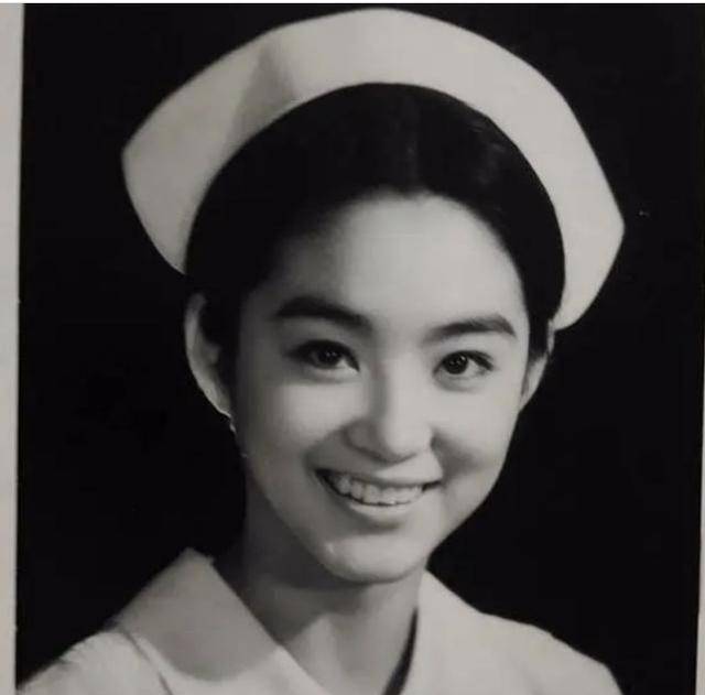 原创林青霞亲姐姐嫁到河南退休金450元姐妹分离36年才见面