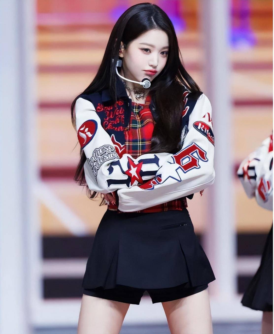 "南韩腿精"李宣美遇到对手了,新一代"腿精"竟然是20岁的她.