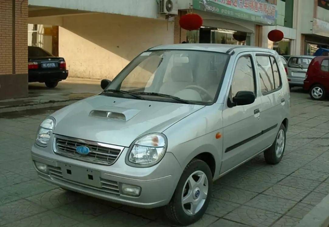 福莱尔作为当时秦川汽车从奥拓平台开发的车型,在被比亚迪收购之后便