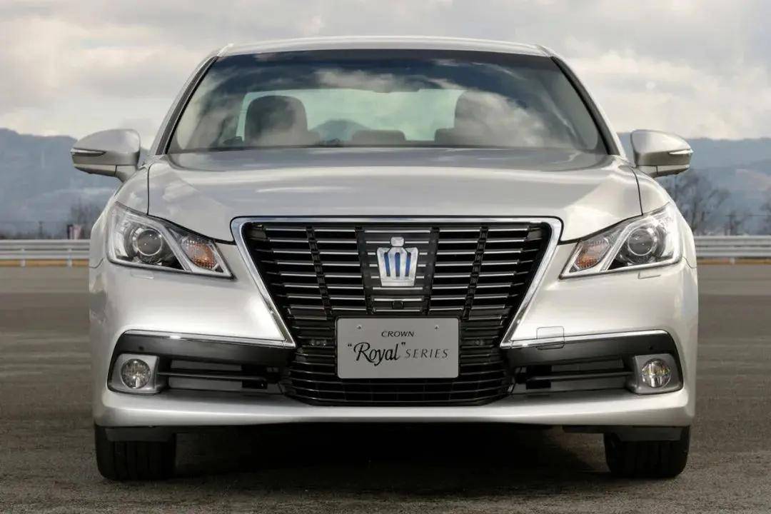 避免同室操戈,是丰田皇冠推出suv的理由_搜狐汽车_搜狐网