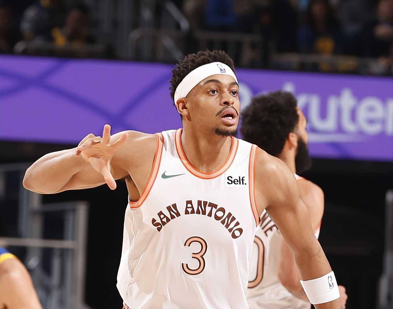 原创艾顿轰3019仍无缘今日最佳只因东契奇创77年nba纪录