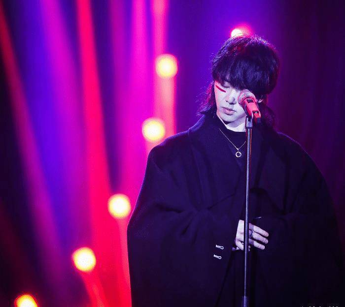 原创华晨宇获得歌手冠军实力却遭到质疑决赛歌曲唱得太难听