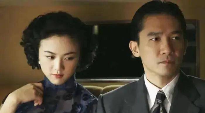 梁朝伟拍戏太认真,没用替身差点"假戏真做",导演最后直接清场_汤唯