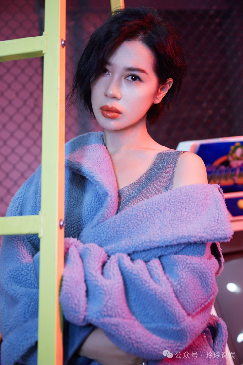 余男_观众_故事