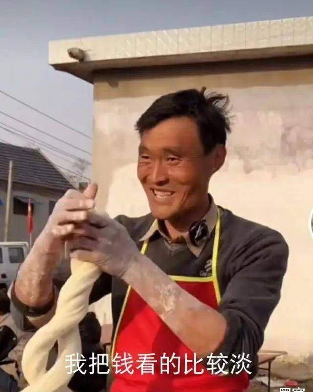 但是,你在网上还能刷到拉面哥吗?是不是好像已经消失了?