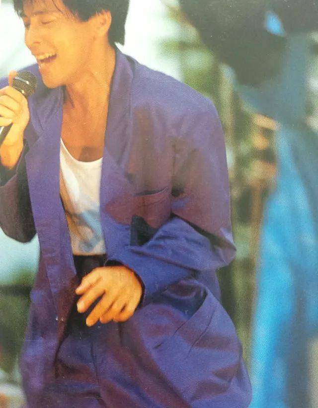 原创他是国外情歌王子被称为原唱高手两次退出歌坛复出仍是巅峰