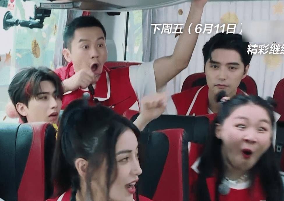 原创奔跑吧9下血本请来四大女神同台我却在意蔡徐坤的挑染发色