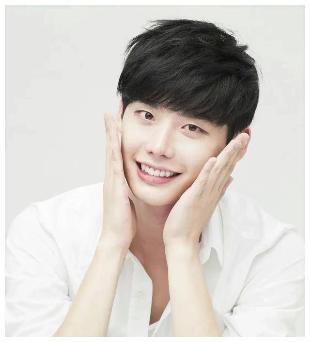 魅力无限的韩国欧巴:你眼中的李钟硕是帅哥吗?_演艺圈_爱情_演技