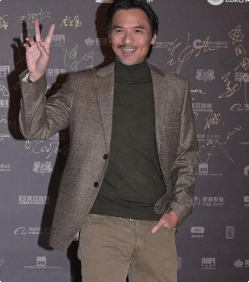 原创香港男神们洪金宝老态龙钟古天乐脸僵梁朝伟像遛弯老大爷