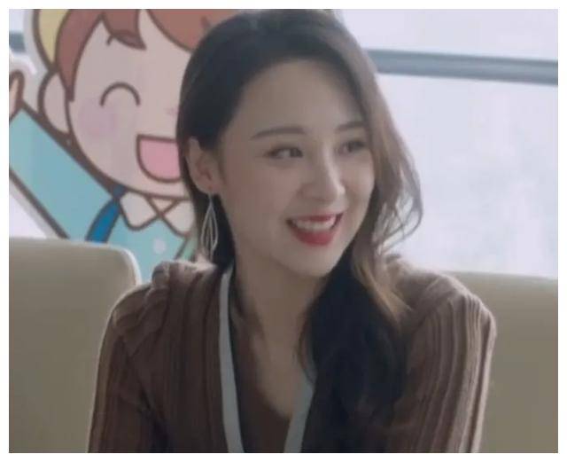 王韵雅饰演的梁漫是李衣锦公司里的一个女同事,虽然戏份不多但每次