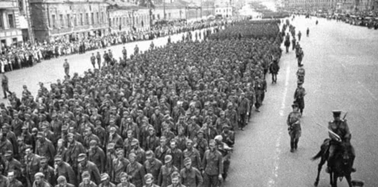 原创二战希特勒的两大发明一个让女人爱不释手一个让男人为之疯狂