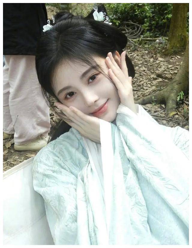 刘学义,张睿二齐上阵,今晚演绎《花间令》,美艳女配赢人心_鞠婧祎