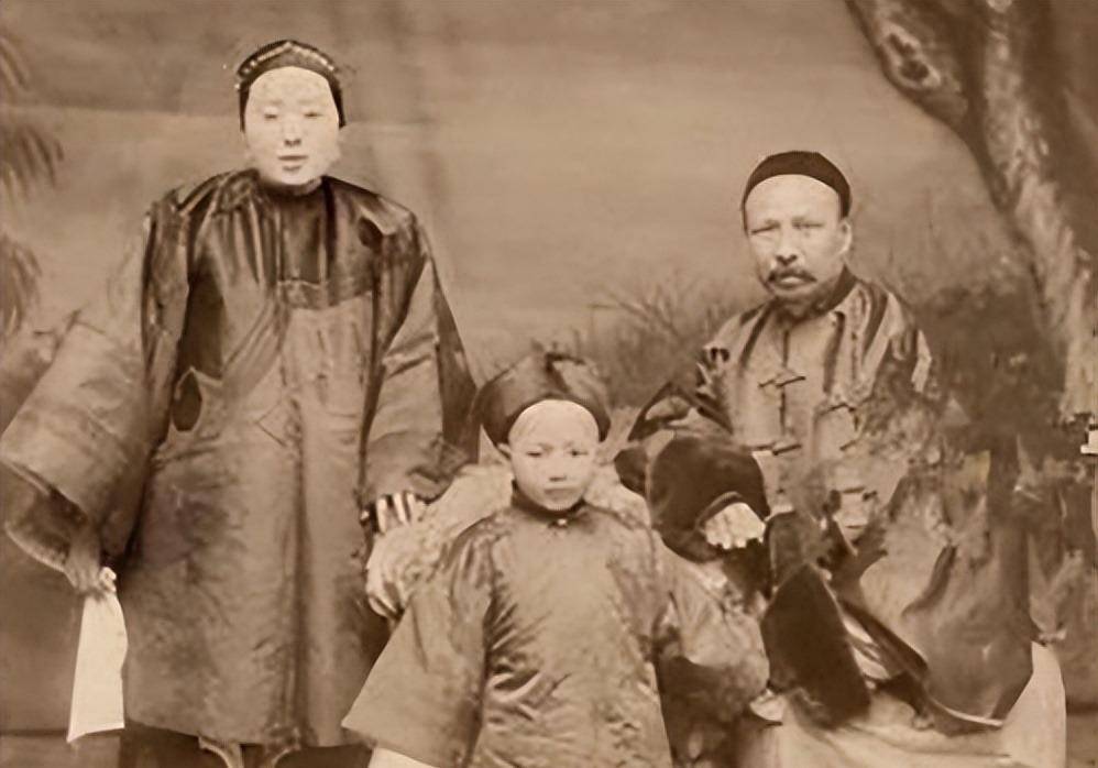 原创李鸿章的混血爱孙继承巨额遗产后寻花问柳气走母亲贫困致死