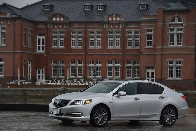 rlx早期版本的盾牌式前进气格栅更有讴歌韵味虽然多次更名,legend作为