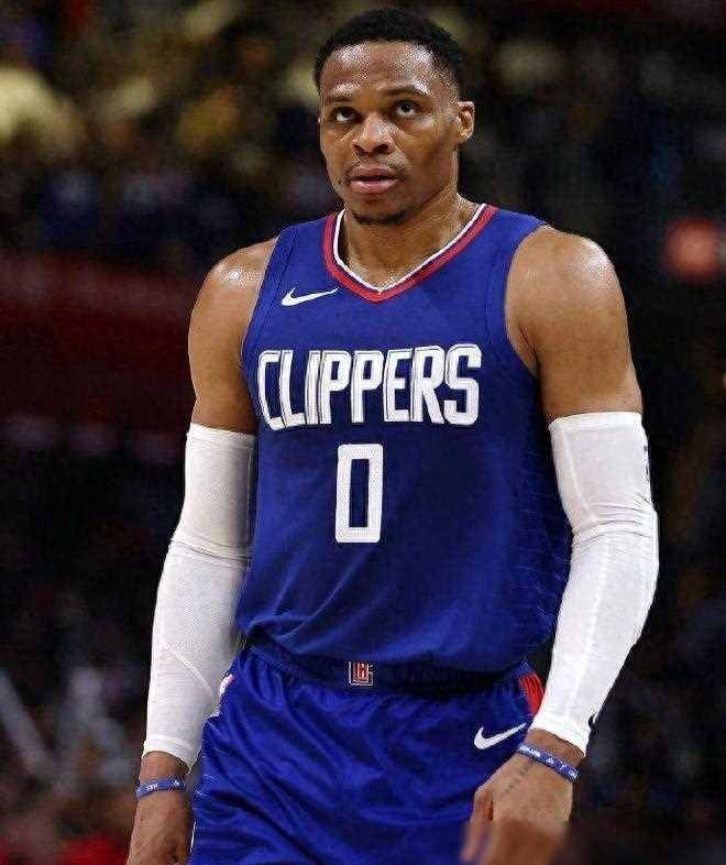 杨毅直言:威少雷霆mvp风采不再,湖人之旅断送生涯巅峰!