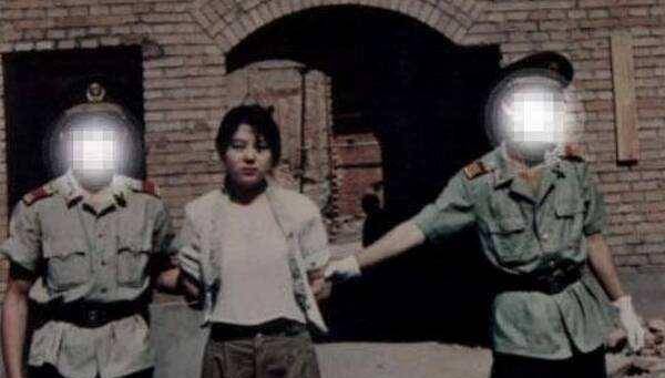 19岁花季少女被枪毙,行刑前张开了嘴,士兵马上明白了她的用意_任雪