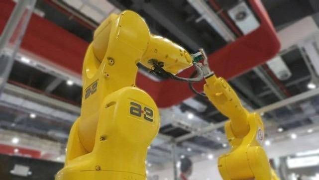 建立资本主义经济体系后,英国手工业,工业得到飞速发展,成为"世界工厂