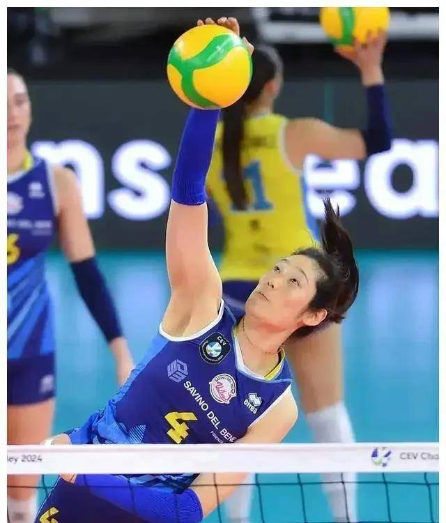 原创朱婷老东家饥不择食堂堂豪门不下球主攻都要网友说选王云路比她强