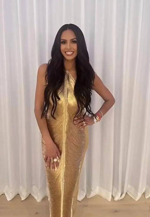 原创瓦妮莎减重50斤42岁身材完美参加约内斯库的婚礼再婚传闻与加索尔