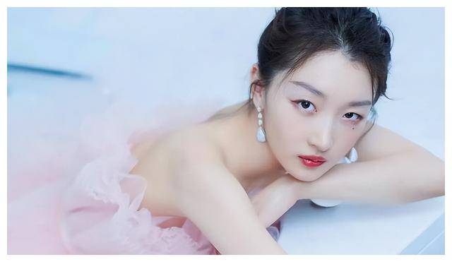 周冬雨耍大牌风波升级,陈可辛曾直言:她是最难搞的女演员