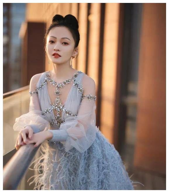 人识"的5位女星,带妆个个貌美如花,卸妆:大姐你是谁_谢娜_戚薇_萧亚轩