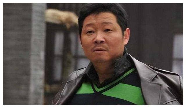 "『三德子』:养鸡致富,庭院品茶;与小15岁娇妻共享乡村生活"_赵亮