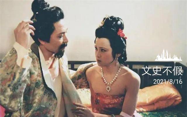 原创鲁迅为何评价焦大夜骂并非要打倒贾府倒是要贾府好